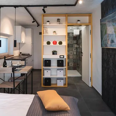 Hisa Kapis With Hot Tube Apartament *