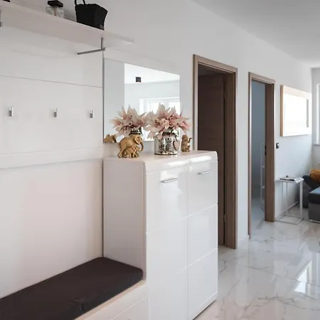 Hisa Kapis With Hot Tube Apartament