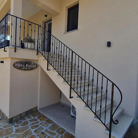 Apartament Hisa Kapis With Hot Tube Koper