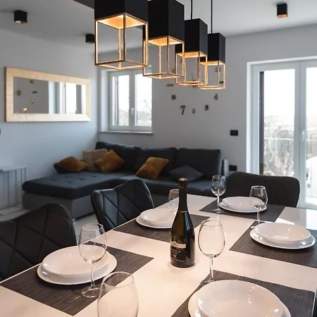 Hisa Kapis With Hot Tube