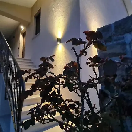 Hisa Kapis With Hot Tube Apartment