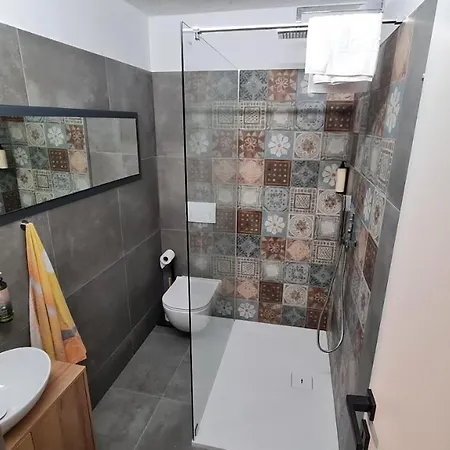 Hisa Kapis With Hot Tube Appartement *