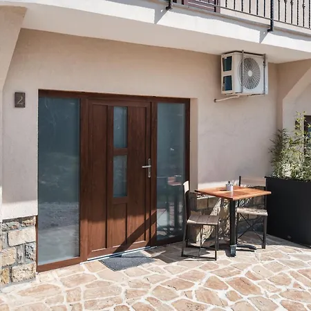 Hisa Kapis With Hot Tube *