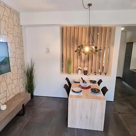 דירה Hisa Kapis With Hot Tube *