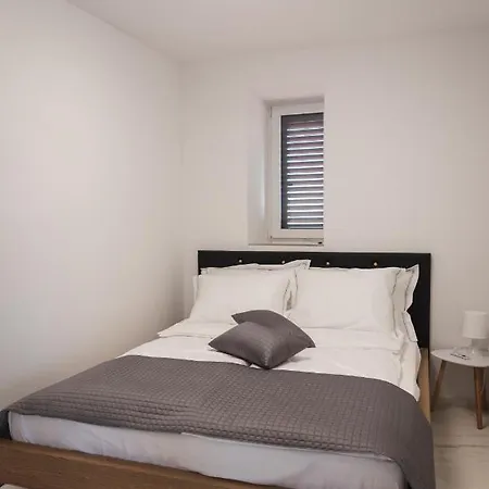 Hisa Kapis With Hot Tube *