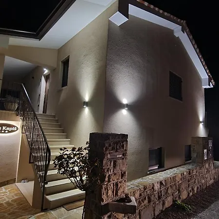 Hisa Kapis With Hot Tube Koper