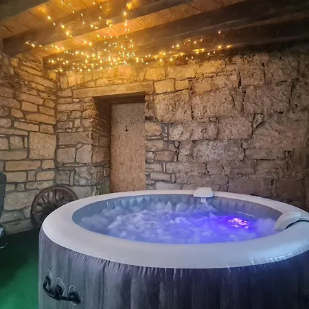 Hisa Kapis With Hot Tube דירה קופר