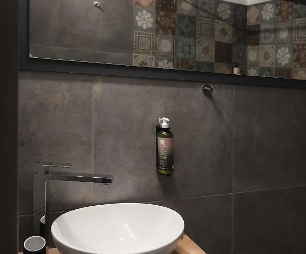 Hisa Kapis With Hot Tube * Koper