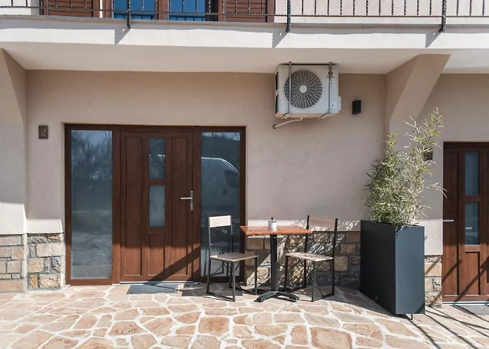 Apartment Hisa Kapis With Hot Tube Koper