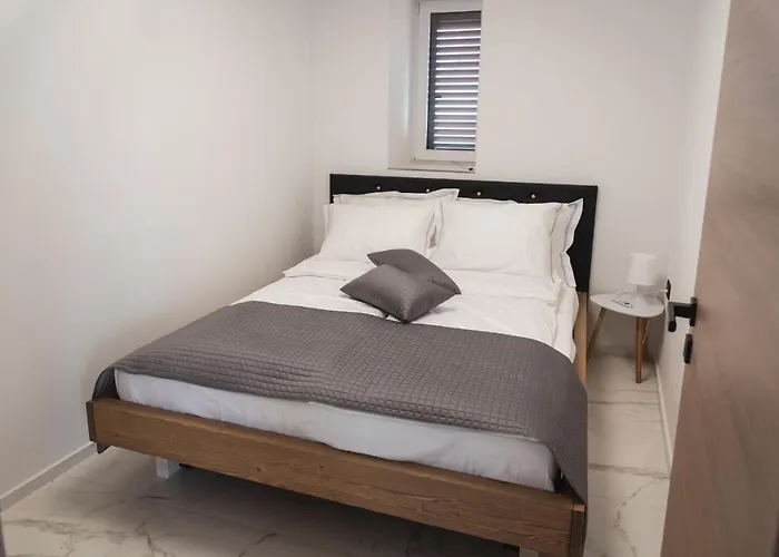 Hisa Kapis With Hot Tube Koper