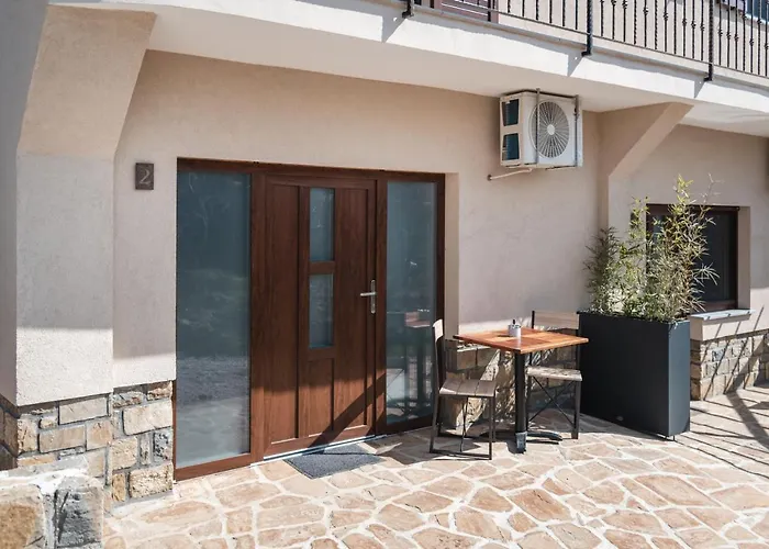 Hisa Kapis With Hot Tube *