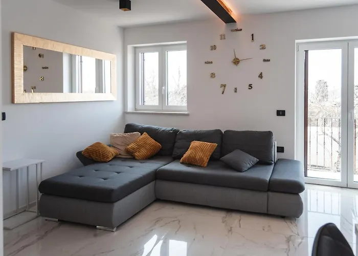 Hisa Kapis With Hot Tube Apartment