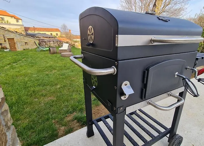 Hisa Kapis With Hot Tube