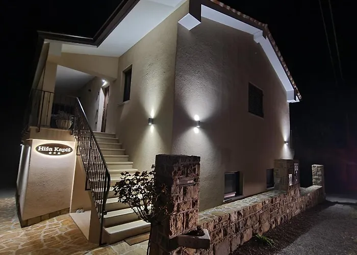 Hisa Kapis With Hot Tube Koper