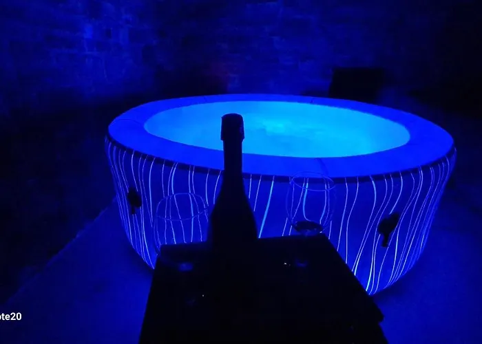 Hisa Kapis With Hot Tube Koper