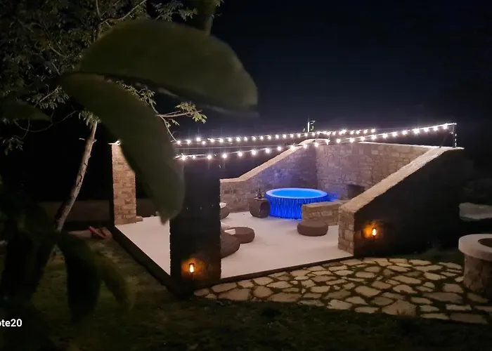 Hisa Kapis With Hot Tube