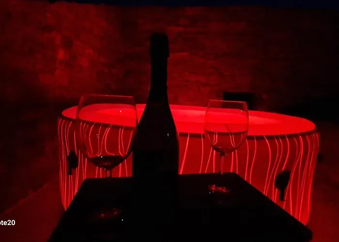 Hisa Kapis With Hot Tube Koper