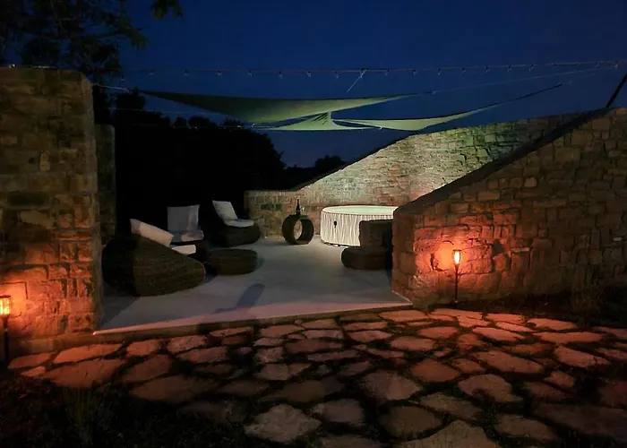 Hisa Kapis With Hot Tube