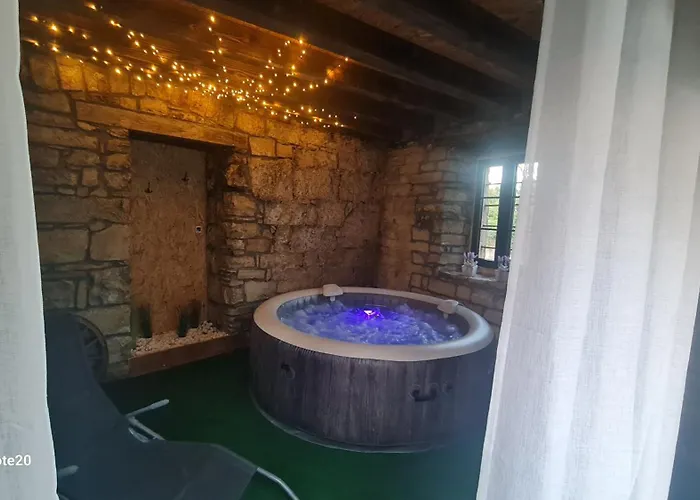 Apartment Hisa Kapis With Hot Tube