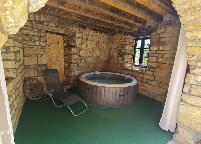 Apartment Hisa Kapis With Hot Tube Koper