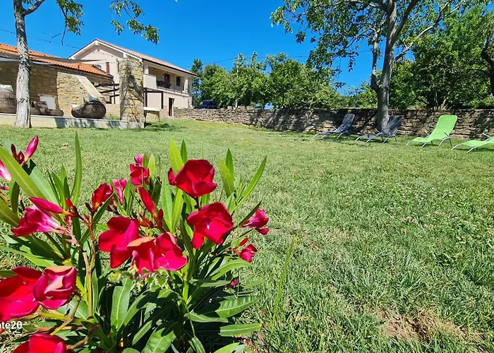 Apartment Hisa Kapis With Hot Tube Koper