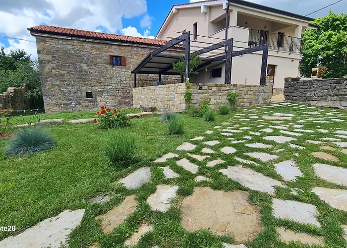 Hisa Kapis With Hot Tube Apartment *